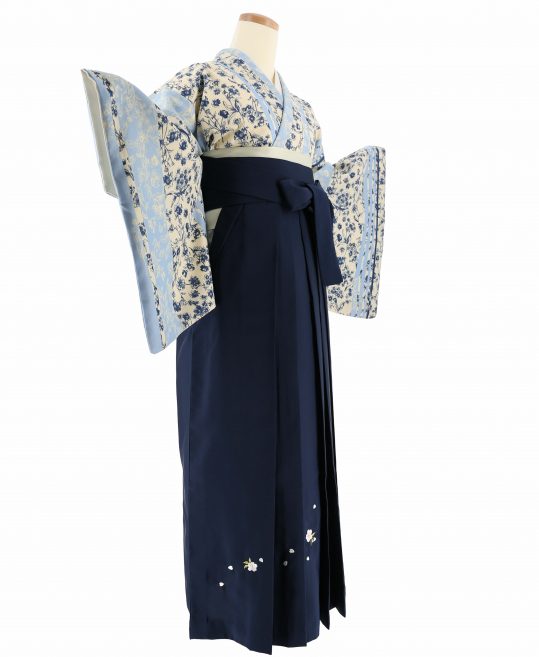 卒業式着物[かわいい系]クリームに水色のストライプ、紺の花の線画No.116